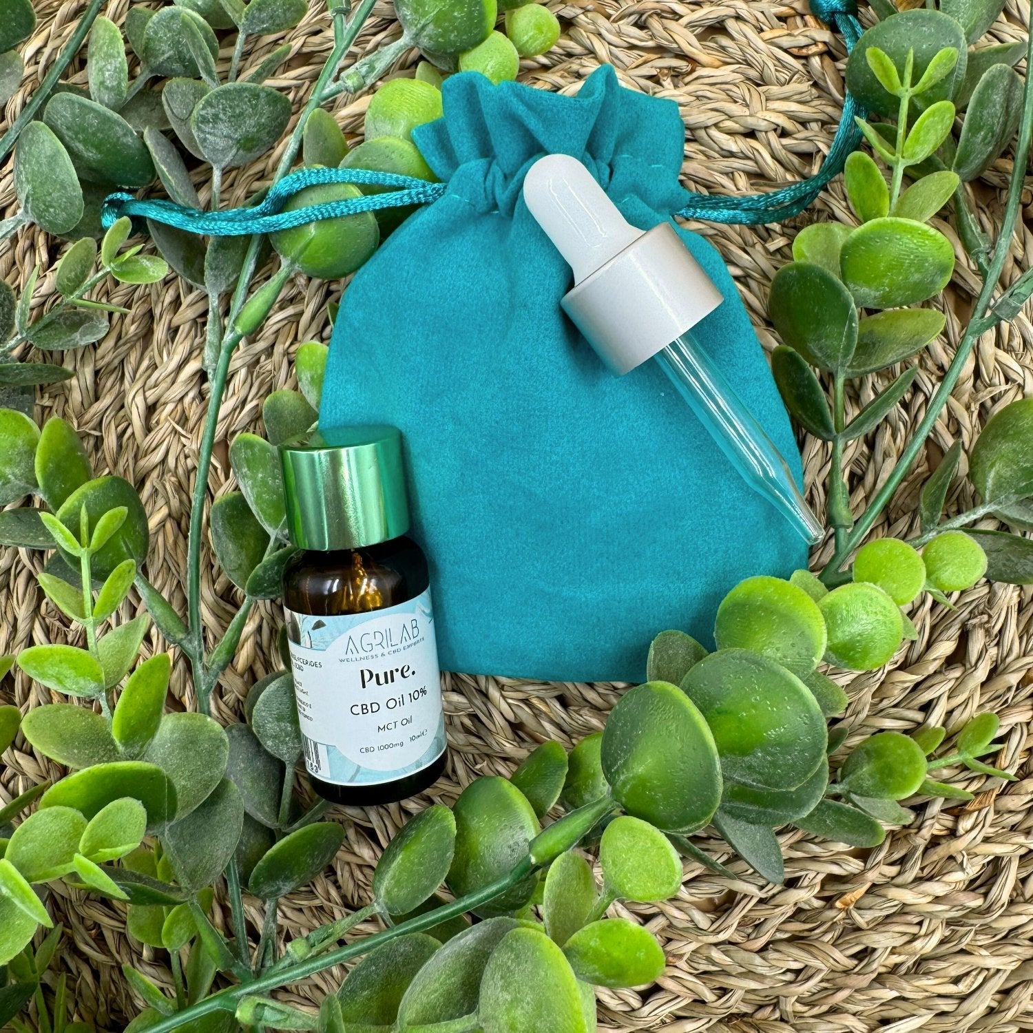 Olio di canapa CBD puro in olio vettore MCT agrilab 30 ml packaging velluto riutilizzabile ecosostenibile  agrilab-shop.myshopify.com product_type AGRILAB SHOP