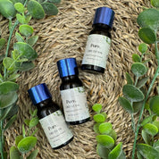 tre boccette da 30 ml cristalli puri CBD olio vettore di canapa su paglia e pianta grassa verde  agrilab-shop.myshopify.com product_type AGRILAB SHOP