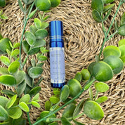 sos roll on cbd stick da 10 ml blu su sfondo di paglia e pianta verde grassa  agrilab-shop.myshopify.com product_type AGRILAB SHOP